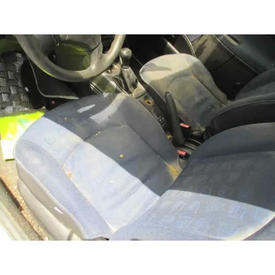 PEUGEOT 206 BERLINA '2002 XR GRIS PLATA