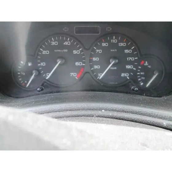 PEUGEOT 206 BERLINA '2002 XR GRIS PLATA