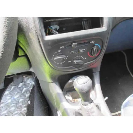 PEUGEOT 206 BERLINA '2002 XR GRIS PLATA