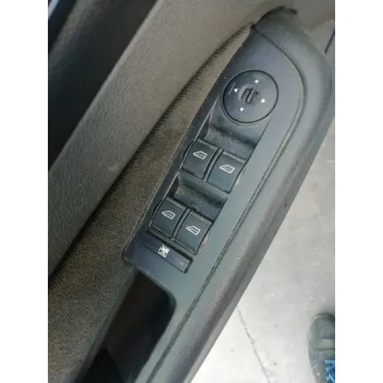 FORD FOCUS BERLINA (CAP) '2006 1.6 TDCI CAT GRIS Y AZUL