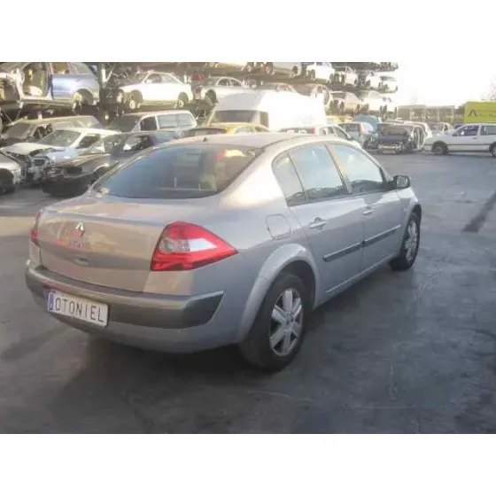 RENAULT MEGANE II CLASSIC BERLINA '2003 CONFORT AUTHENTIQUE PLATA