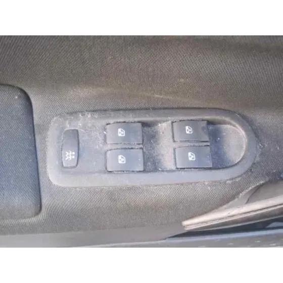 RENAULT MEGANE II CLASSIC BERLINA '2003 CONFORT AUTHENTIQUE PLATA