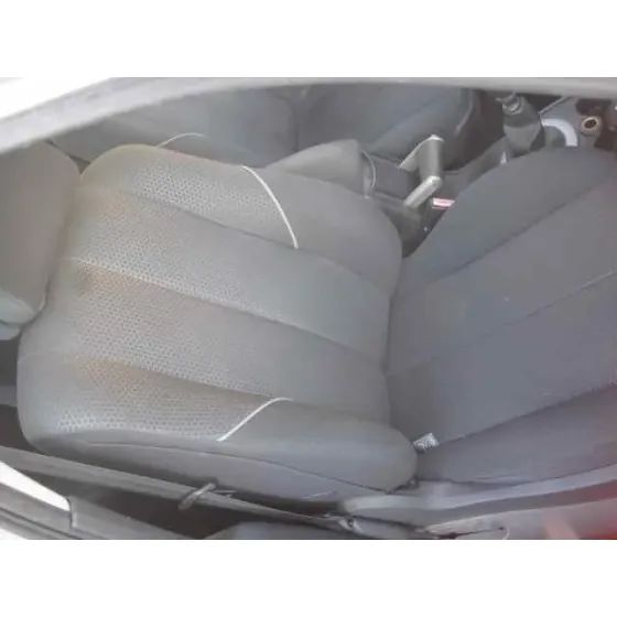 RENAULT MEGANE II CLASSIC BERLINA '2003 CONFORT AUTHENTIQUE PLATA