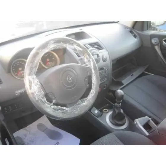 RENAULT MEGANE II CLASSIC BERLINA '2003 CONFORT AUTHENTIQUE PLATA