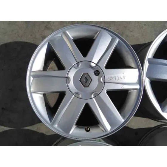 RENAULT MEGANE II CLASSIC BERLINA '2003 CONFORT AUTHENTIQUE PLATA