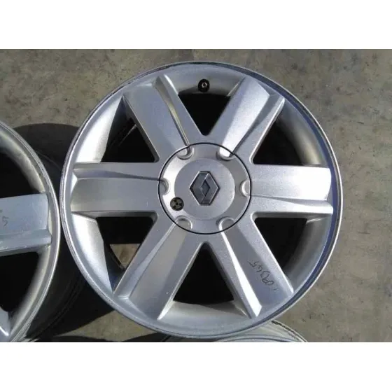 RENAULT MEGANE II CLASSIC BERLINA '2003 CONFORT AUTHENTIQUE PLATA