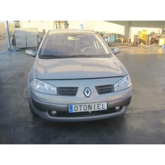 RENAULT MEGANE II CLASSIC BERLINA '2003 CONFORT AUTHENTIQUE PLATA