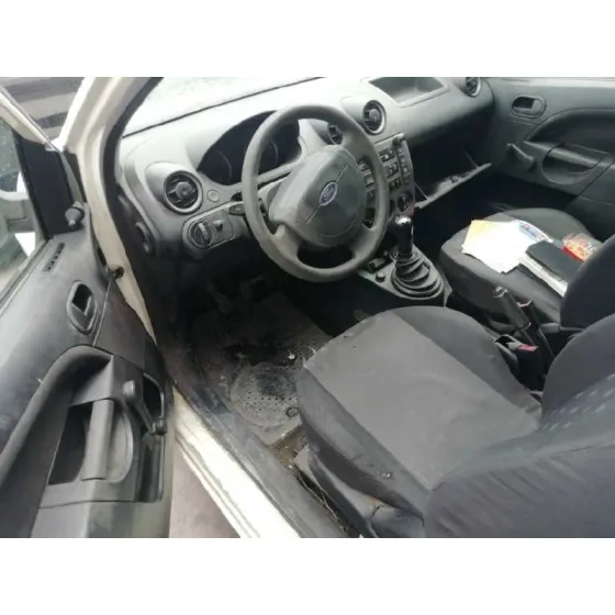 FORD FIESTA (CBK) '2004 AMBIENTE BLANCO