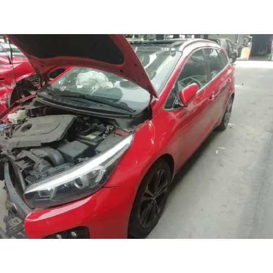 KIA CEE'D '2016 1.6 CRDI CAT ROJO