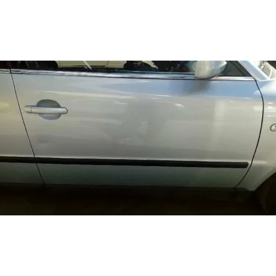 VOLKSWAGEN PASSAT BERLINA (3B3) '2001 1.9 TDI PLATA