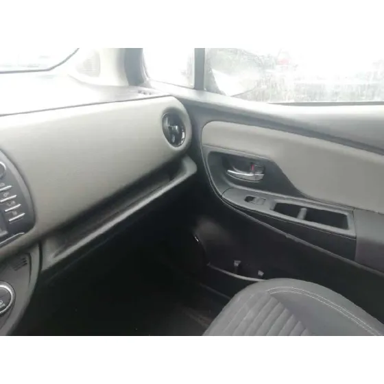 TOYOTA YARIS '2019 HYBRID ACTIVE AZUL