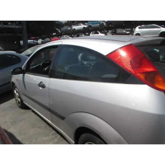 FORD FOCUS BERLINA (CAK) '2004 AMBIENTE GRIS