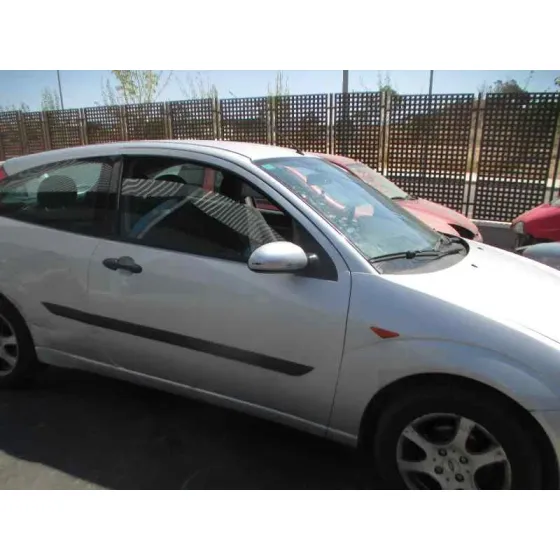 FORD FOCUS BERLINA (CAK) '2004 AMBIENTE GRIS