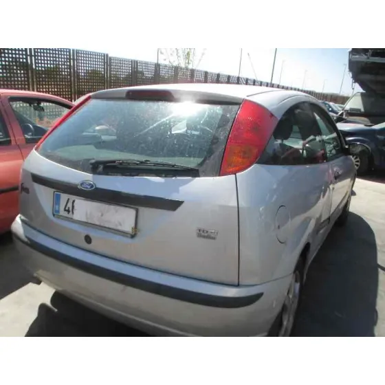 FORD FOCUS BERLINA (CAK) '2004 AMBIENTE GRIS
