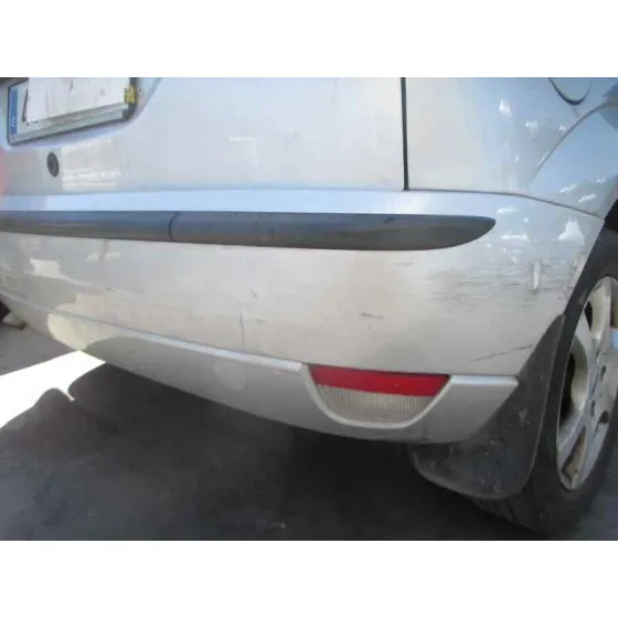FORD FOCUS BERLINA (CAK) '2004 AMBIENTE GRIS