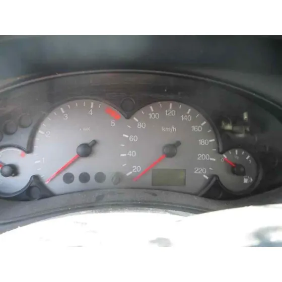 FORD FOCUS BERLINA (CAK) '2004 AMBIENTE GRIS