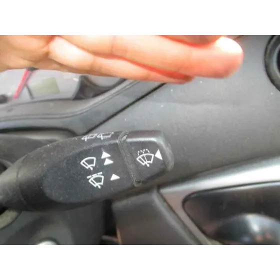 FORD FOCUS BERLINA (CAK) '2004 AMBIENTE GRIS
