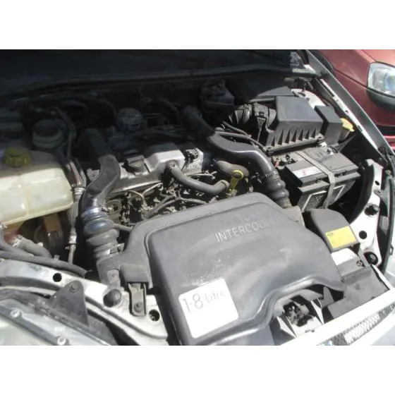 FORD FOCUS BERLINA (CAK) '2004 AMBIENTE GRIS