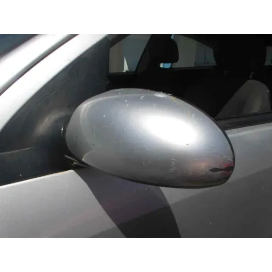 FORD FOCUS BERLINA (CAK) '2004 AMBIENTE GRIS