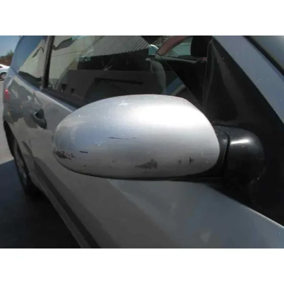 FORD FOCUS BERLINA (CAK) '2004 AMBIENTE GRIS