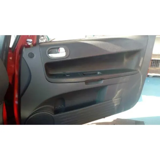 MITSUBISHI COLT BERLINA 5 (Z30A) '2005 1.3 INFORM (D) ROJO