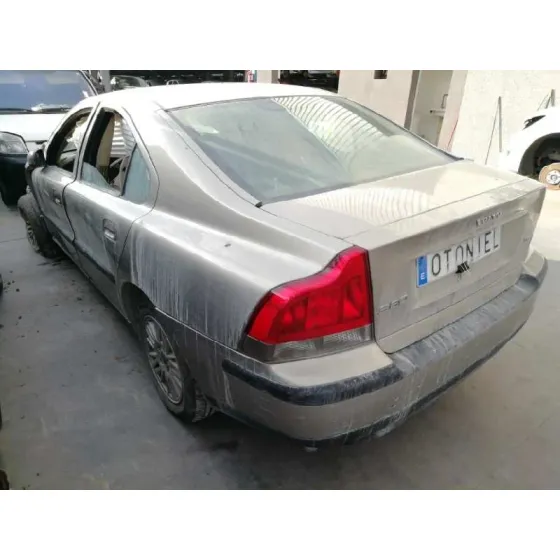 VOLVO S60 BERLINA '2003 2.4 DIESEL CAT GRIS