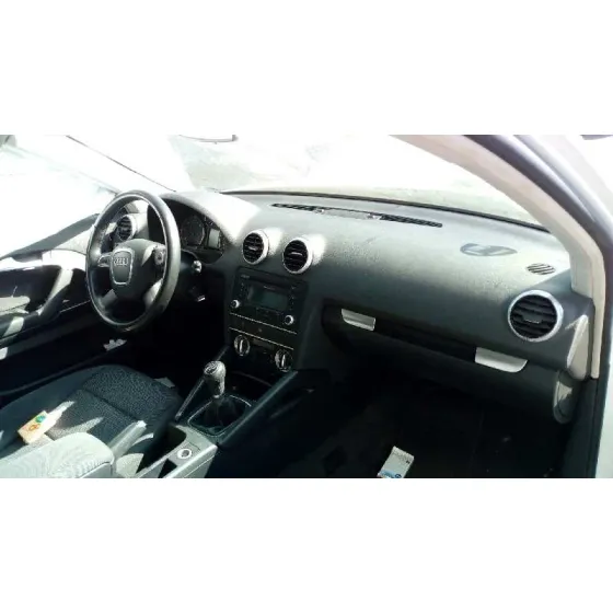 AUDI A3 (8P) '2010 1.6 TDI AMBIENTE BLANCO