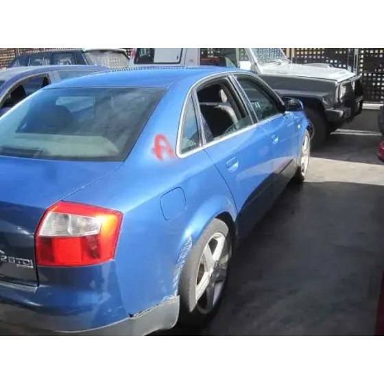 AUDI A4 BERLINA (8E) '2001 2.5 TDI QUATTRO (132KW) AZUL