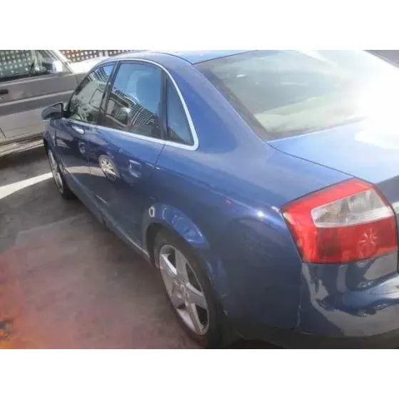 AUDI A4 BERLINA (8E) '2001 2.5 TDI QUATTRO (132KW) AZUL