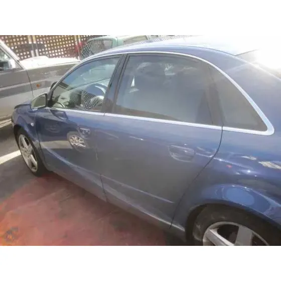 AUDI A4 BERLINA (8E) '2001 2.5 TDI QUATTRO (132KW) AZUL