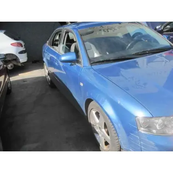 AUDI A4 BERLINA (8E) '2001 2.5 TDI QUATTRO (132KW) AZUL