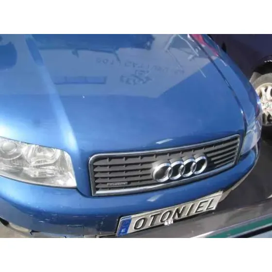 AUDI A4 BERLINA (8E) '2001 2.5 TDI QUATTRO (132KW) AZUL