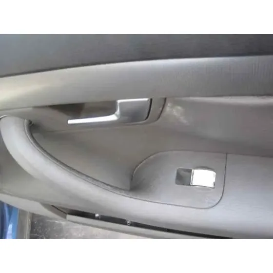 AUDI A4 BERLINA (8E) '2001 2.5 TDI QUATTRO (132KW) AZUL