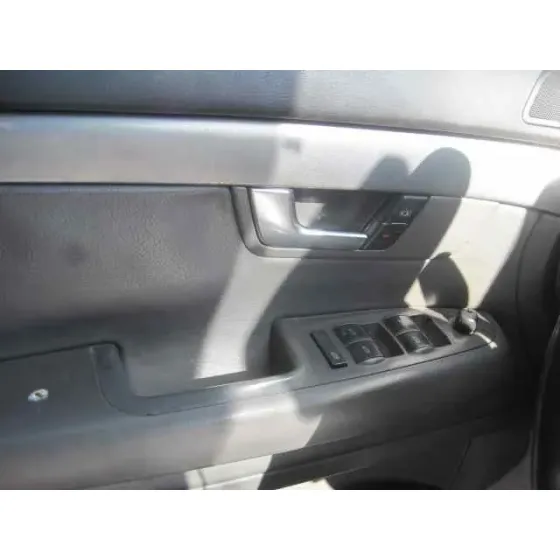 AUDI A4 BERLINA (8E) '2001 2.5 TDI QUATTRO (132KW) AZUL