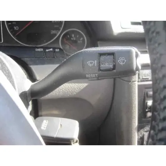 AUDI A4 BERLINA (8E) '2001 2.5 TDI QUATTRO (132KW) AZUL