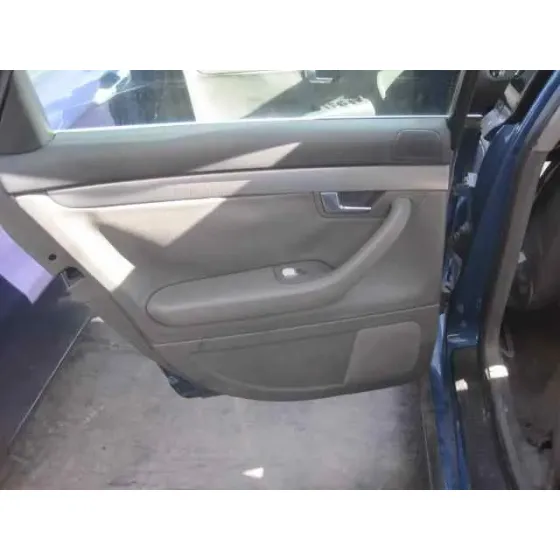 AUDI A4 BERLINA (8E) '2001 2.5 TDI QUATTRO (132KW) AZUL