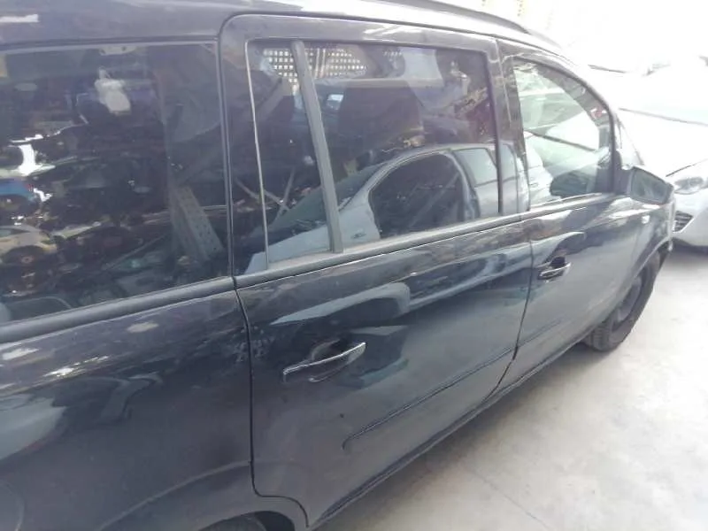 OPEL ZAFIRA B OPEL ZAFIRA B '2005 COSMO NEGRO 2005