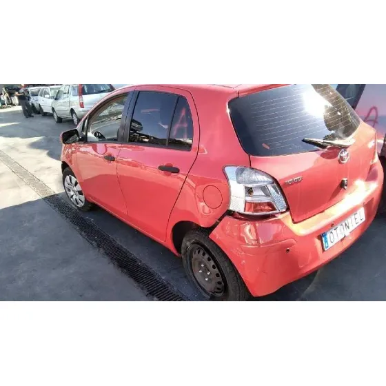 TOYOTA YARIS '2010 LIVE ROJO