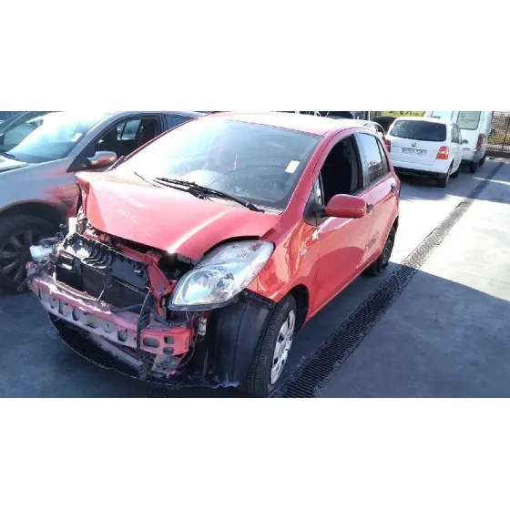 TOYOTA YARIS '2010 LIVE ROJO