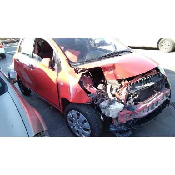 TOYOTA YARIS '2010 LIVE ROJO