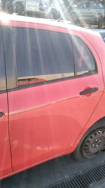 TOYOTA YARIS '2010 LIVE ROJO