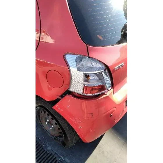TOYOTA YARIS '2010 LIVE ROJO