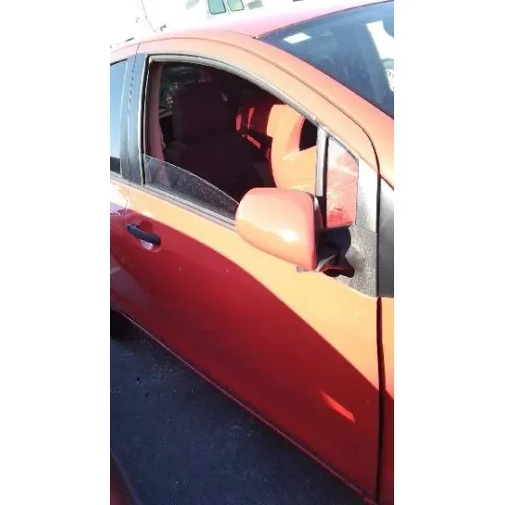 TOYOTA YARIS '2010 LIVE ROJO