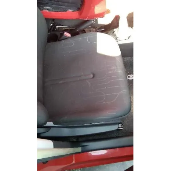 TOYOTA YARIS '2010 LIVE ROJO