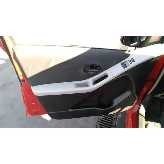 TOYOTA YARIS '2010 LIVE ROJO