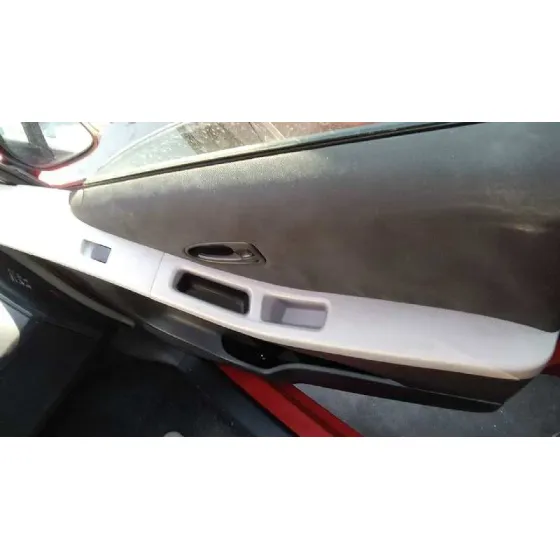 TOYOTA YARIS '2010 LIVE ROJO