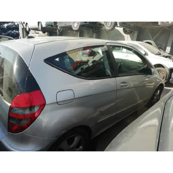 MERCEDES CLASE A (W169) '2010 A 160 BE RED & BLACK (169.331) GRIS