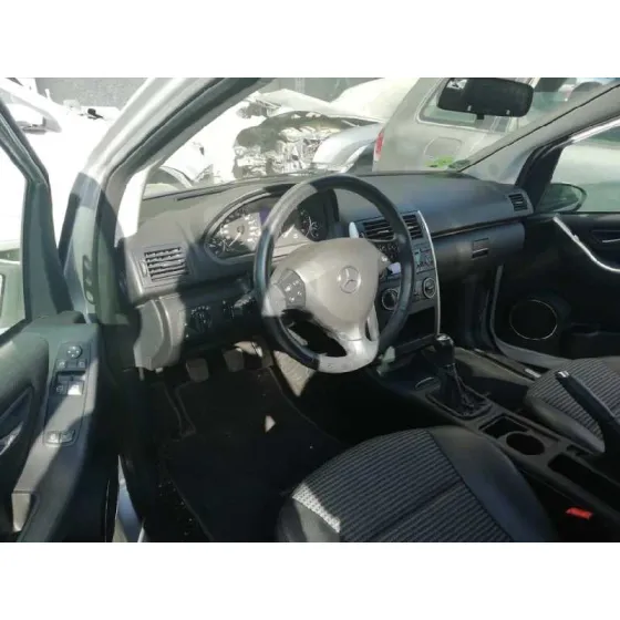 MERCEDES CLASE A (W169) '2010 A 160 BE RED & BLACK (169.331) GRIS