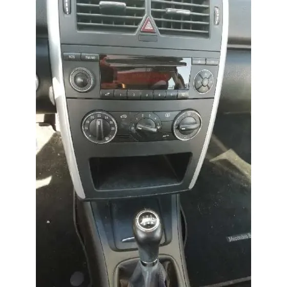 MERCEDES CLASE A (W169) '2010 A 160 BE RED & BLACK (169.331) GRIS