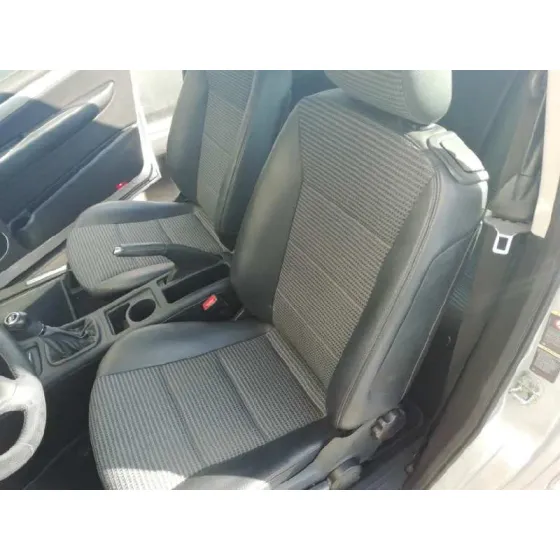 MERCEDES CLASE A (W169) '2010 A 160 BE RED & BLACK (169.331) GRIS